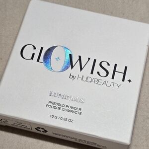 Huda Beauty Glowish Luminous Pressed Powder Compact 13 Extra Rich Foundation
